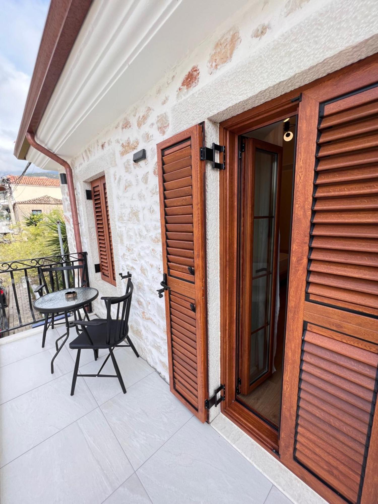 Elpis Guest House Himare Exterior foto