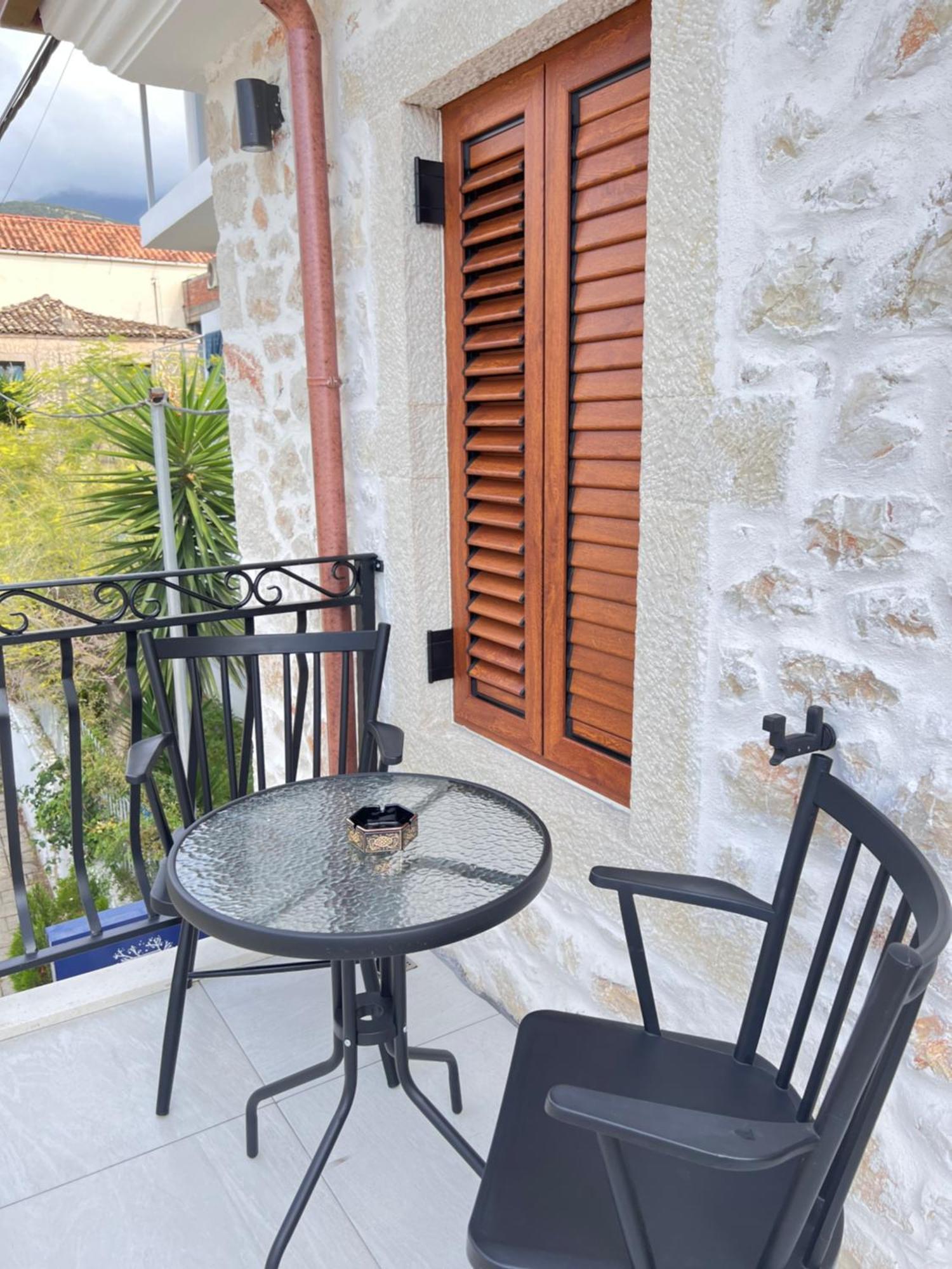 Elpis Guest House Himare Exterior foto