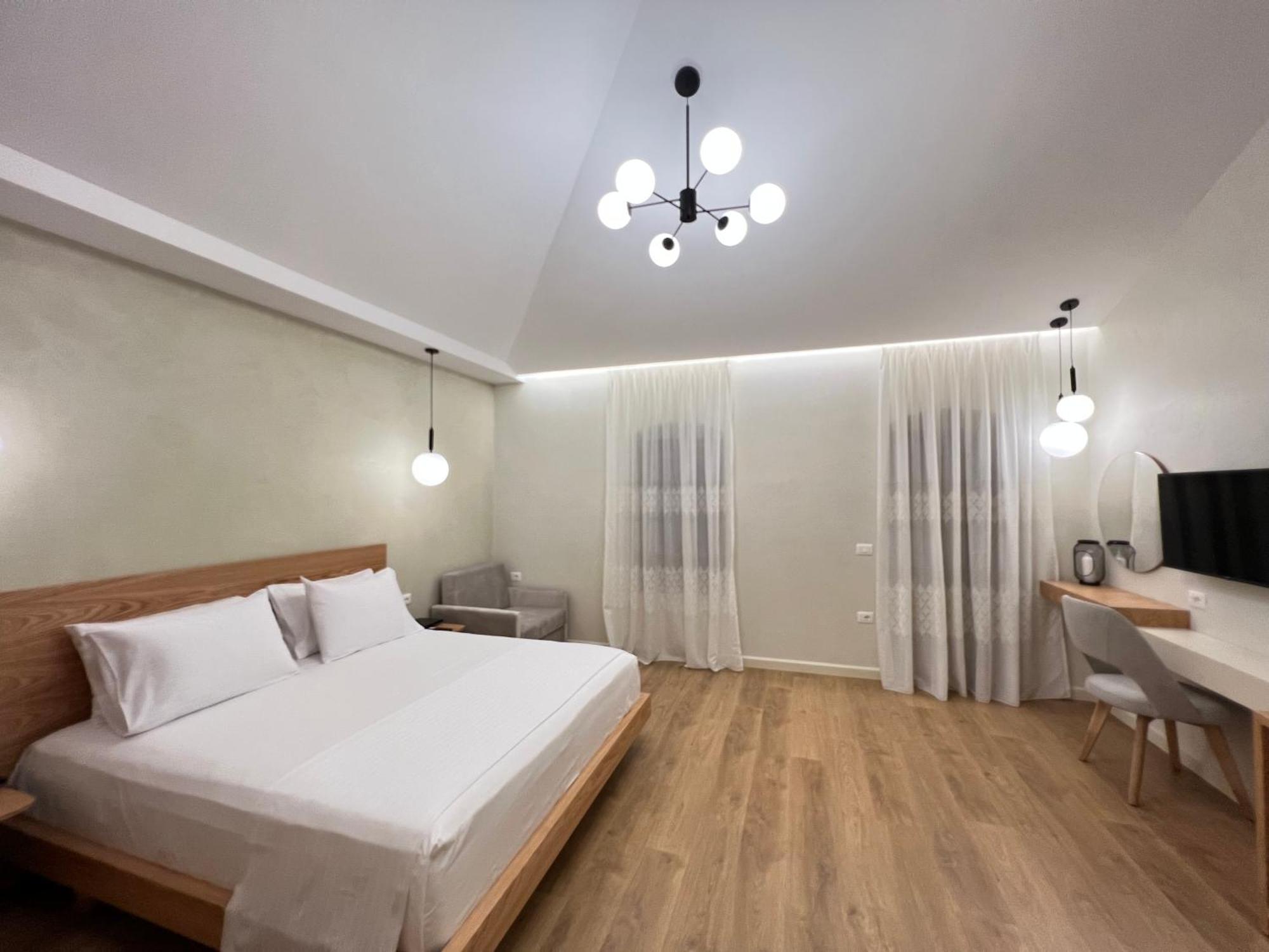Elpis Guest House Himare Exterior foto