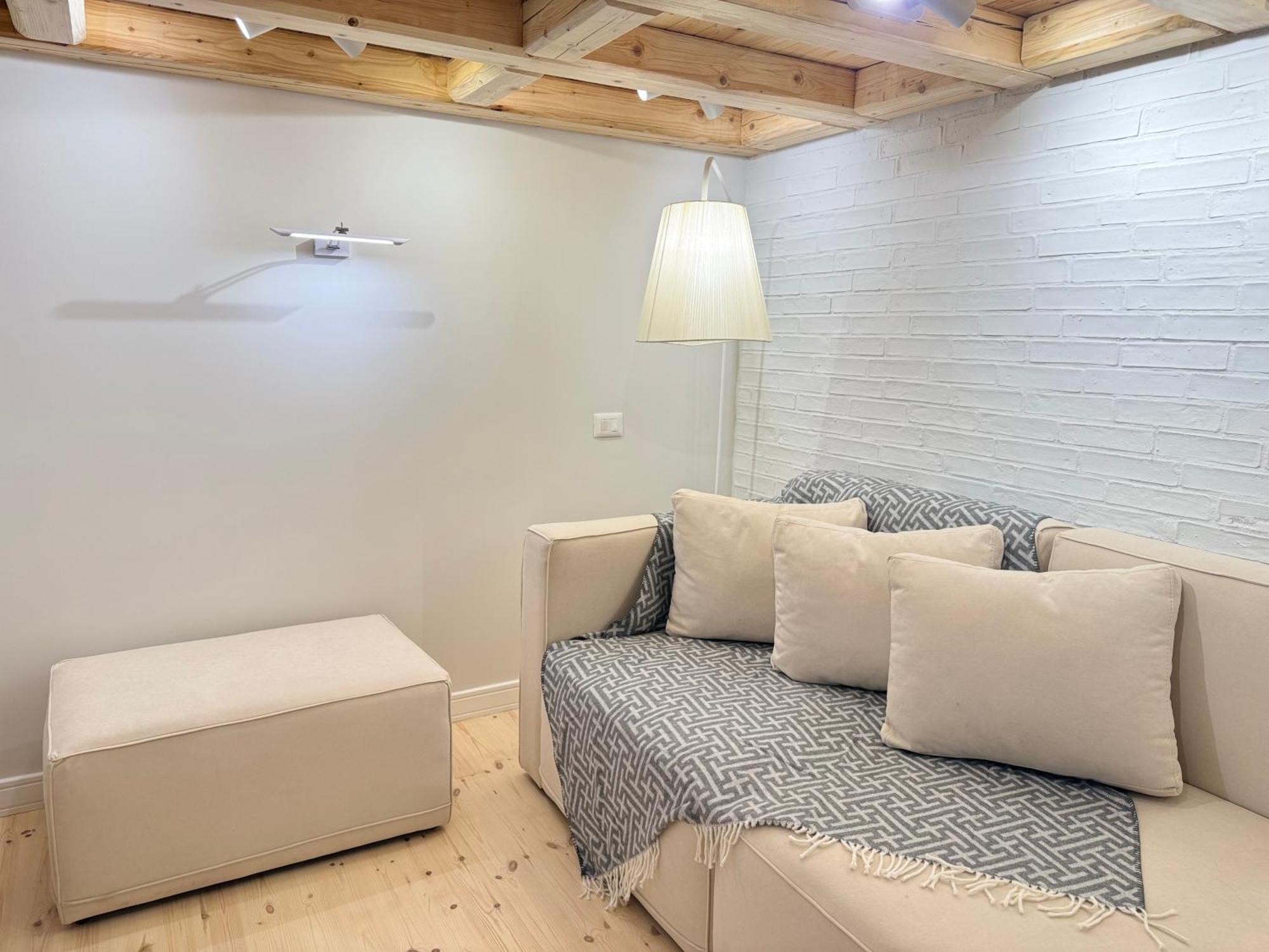 Elpis Guest House Himare Exterior foto